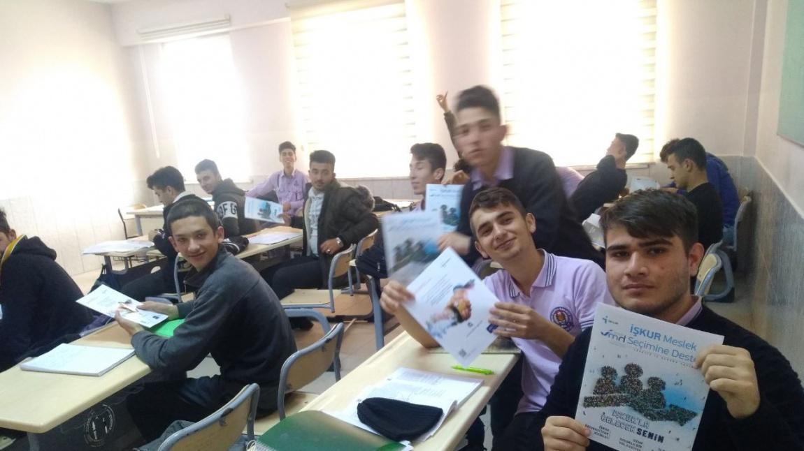 İşkur'dan Son sınıf Öğrencilerimize Meslek Seçimi Dergisi