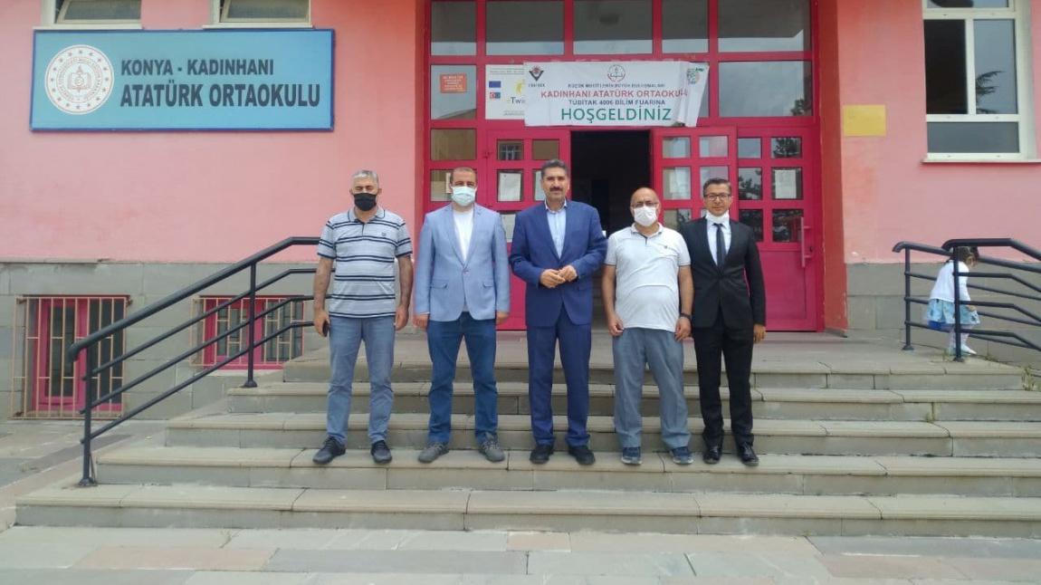 İdarecilerimiz Atatürk Orta Okulunda Tübitak Bilim Fuarını Ziyaret Ettiler
