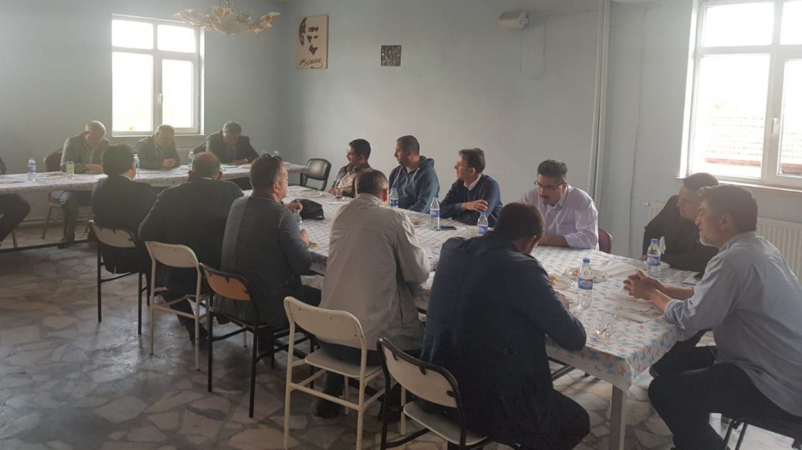 Kadınhanı AİHL-İHO Yöneticileri Olarak Nisan-Mayıs Ayı YÖGEP(Yönetici Geliştirme Programı) Toplantısını Osmancık İmam Hatip Ortaokulu Binası'nda Gerçekleştirdik.