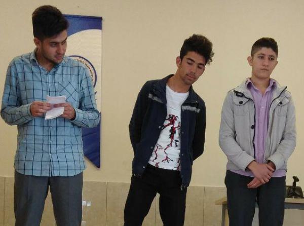Öğrencilerimiz Milli şairimiz Mehmet Akif Ersoy´dan şiir ve beyit ezberleme çalışması yaptılar